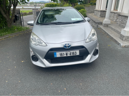 2016 Toyota Aqua DAA-NHP10 €12,500