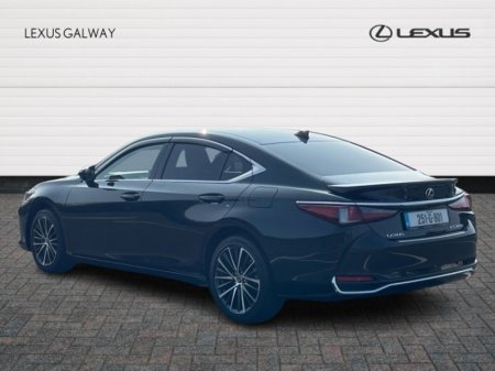 2025 Lexus ES 300 H Dynamic 2025 // Electric Mirrors // Power Folding Mirrors // Apple Carplay // Android Auto // Dual Zone Climate Control €57,945