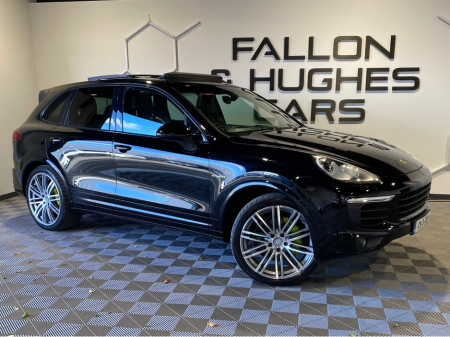 2017 Porsche Cayenne 3.0 PLATINUM EDITION 420BHP S e-HYBRID // SUNROOF // SPORTS  CHRONO PACKAGE €40,950