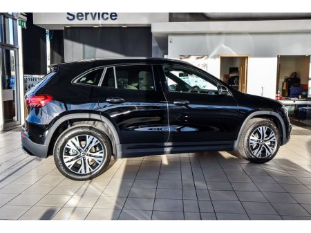 2025 Mercedes-Benz GLA Class 180d Progressive Night Pack Auto €58,250