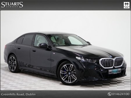 2025 BMW 5 Series *TECH AND COMFORT PACK* 530e M-SPORT SAPPHAIRE BLACK METALLIC WITH IVORY VEGANZA INTERIOR, 19” DIAMOND CUT ALLOYS, COMFORT ACCESS