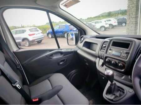 2021 Renault Trafic LL30 ENERGY DCI 120 BUSINESS P €15,900