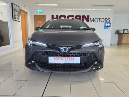 2023 Toyota Corolla Hybrid Luna H/B Automatic €25,750