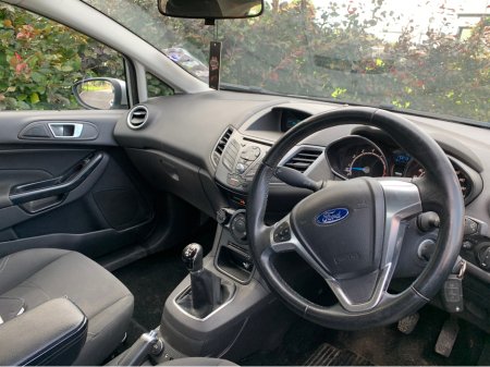 2015 Ford Fiesta MCA ZETEC 1.25 60PS M5 5DR 4DR €8,950