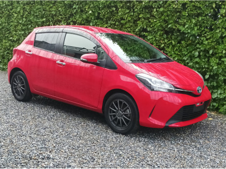 2016 Toyota Yaris 1.3 AUTOMATIC HI SPEC 1330CC FOUR CYLINDER FULLY SERVICED 2 YEARS NCT 6 MONTHS ROAD TAX AIR CONDITIONING  FACTORY IMMOBILISER  4 ELECTRIC WINDOWS PRIVACY GLASS REVERSE CAMERA TOYOTA SAFETY SENSE