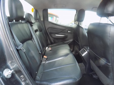 2022 Mitsubishi L200 INSTYLE 6AT 4DR AUTO 2.5 DID CR 4WORK €32,950