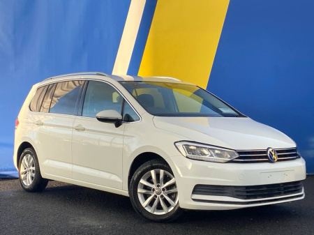 2018 Volkswagen Touran COMFORTLINE 2.0 TDI 7-SEATER AUTO // SERVICE HISTORY // APPLE CARPLAY/ANDROID AUTO // INDEPENDENT BACKSEAT CLIMATE CONTROL