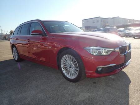 2017 BMW 3 Series 2.0D SE LUXURY PLUS 5DR ESTATE AUTOMATIC // 1 OWNER WITH ONLY 130000 KMS // AS NEW INSIDE AND OUT // BUY WITH CONFIDENCE AA AND SIMI APPROVED DEALER 2025 // ALL TRADE INS WELCOME //