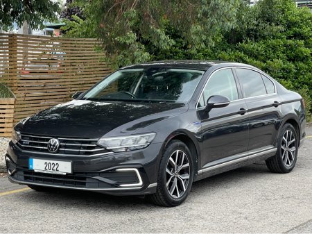 2022 Volkswagen Passat GTE S-A