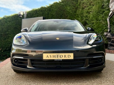 2019 Porsche Panamera E-HYBRID SPORT TURI TURISMO 462PS €69,950