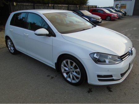 2014 Volkswagen Golf 141/HIGHLINE 1.6 TDI 105-BHP 5SP/PARING SENSORS/CRUISE /PRIVACY GLASS/AUTO LIGHTS AND WIPERS/FINANCE/CARD PAYMENTS & WARRANTY AVAILABLE/LOW-TAX€180 €11,550
