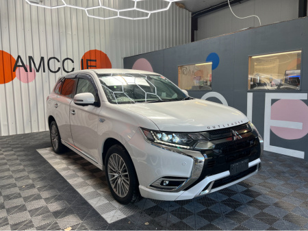 2019 Mitsubishi Outlander OUTLANDER G PREMIUM PACK / 103k KMs / HEATED SEATS + STEERING WHEEL , REVERSE CAMERA , ADAPTIVE CRUISE & MORE €23,950