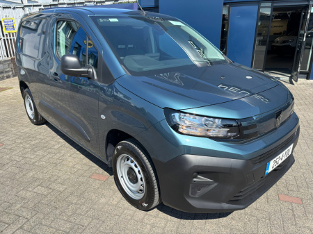 2025 Peugeot Partner  €30,000