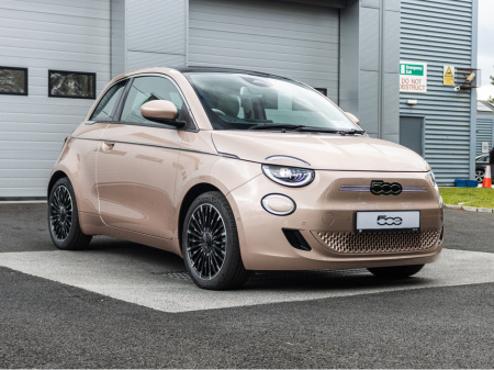 2025 Fiat 500e  €26,995