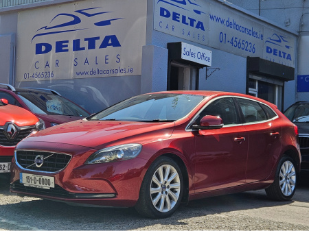 2015 Volvo V40 SE LUXURY NAV AUTOMATIC D2 120BHP NCT 07/26 FINANCE AVAILABLE @ €53 PER WEEK FULL LEATHER/ HEATED SEATS/ BLUETOOTH/ REVERSE CAMERA/ SAT NAV/ HISTORY CHECKED €9,950
