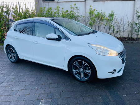 2014 Peugeot 208  €8,750