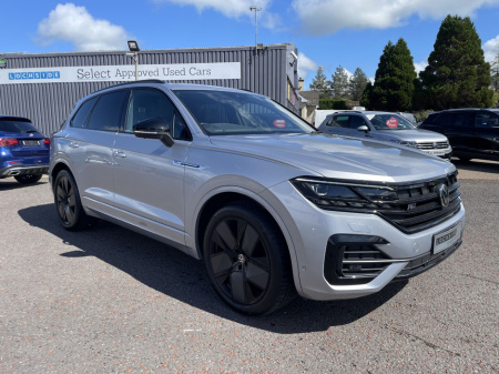 2021 Volkswagen Touareg Black Edition