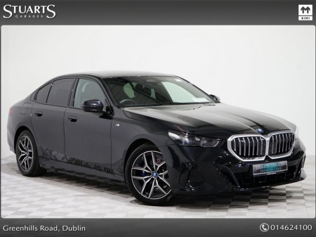2024 BMW 5 Series *LESS THAN 4, 000KM* 530e M-SPORT BLACK SAPPHAIRE METALLIC, BLACK VEGANZA INTERIOR *COMFORT PACK* COMFORT ACCESS, POWERED BOOT
