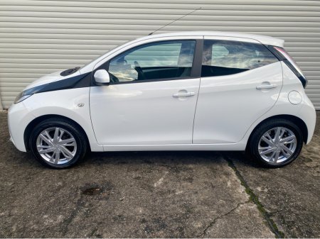 2015 Toyota Aygo 1.0 X-PLAY @ Waltons Garage Ranelagh €8,950