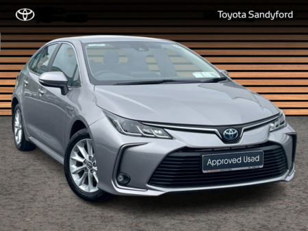 2019 Toyota Corolla HYBRID LUNA SALOON // REAR CAMERA // BLUETOOTH // TOYOTA SAFETY SENSE // APPROVED USED WARRANTY €22,945
