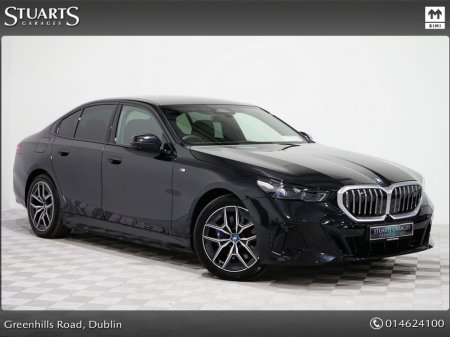 2025 BMW i5 * PANORAMIC SUNROOF AND COMFORT PACK* 19” UPGRADE ALLOYS, 570KM CLAIMED RANGE, SAPPHAIRE BLACK METALLIC, BLACK VEGANZA INTERIOR €99K NEW