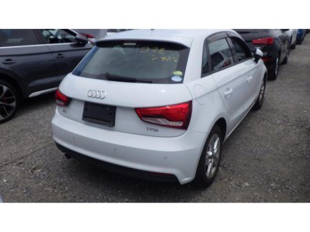 2016 Audi A1 1.0 TFSI €13,930