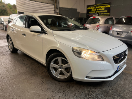 2014 Volvo V40 DBA-MB4164T 5DR AUTO 525 €10,995
