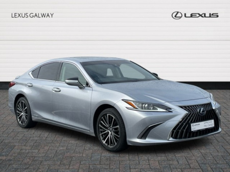 2022 Lexus ES 300 H Dynamic Carplay // Remote Central Locking // Heated Mirrors // Power Folding Mirrors // USB Connection // Apple Carplay €44,945