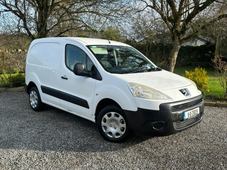 2011 Peugeot Partner  €3,995