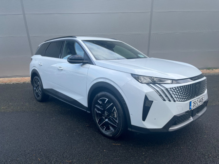 2025 Peugeot 5008 1.2 Hybrid 136bhp E-DCS6 Allure €49,900