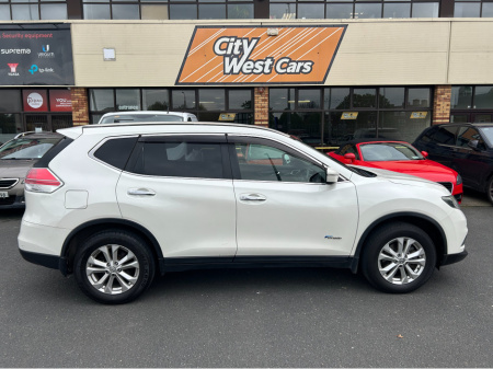 2016 Nissan X-Trail AUTOMATIC///ONLY 105000KLMS///PETROL HYBRID MODEL///BACK LEATHER WITH HEATED SEATS//5 SEATER WITH NCT AND TAX UNTIL 2026///LOW TAX JUST 200EUROS €13,950