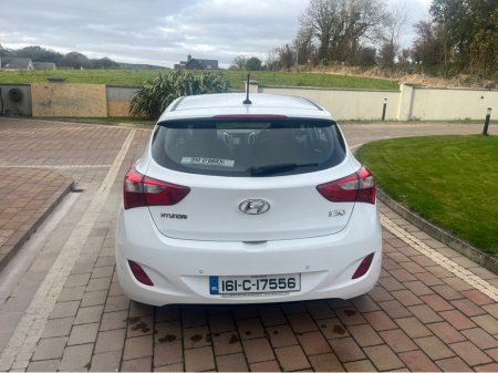 2016 Hyundai i30 SE NAV BLUE DRIVE 110 5DR 110PS €9,500