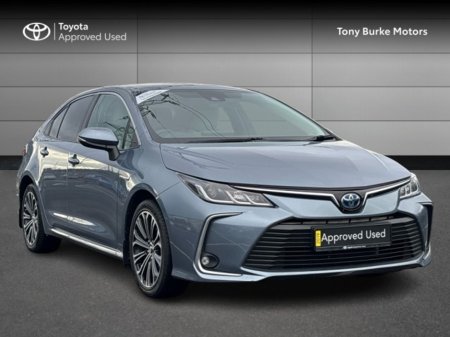 2019 Toyota Corolla Saloon LUNASPORT Edition - 1.8 Hybrid - Automatic - Excellent Features - NCT 2027 - EUR 180 Tax // Remote Central Locking // Front Electric Windows // Rear Electric Windows // Electric Mirrors // Heat €20,899