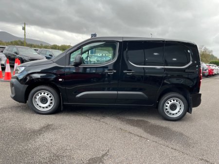 2025 Peugeot Partner  €26,423