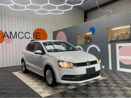 2017 Volkswagen Polo TSI COMFORT LINE / 80k KMs / Reverse Camera / Automatic