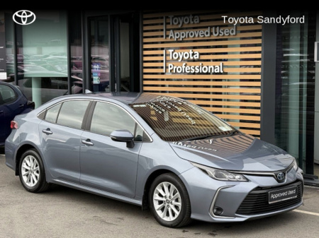 2022 Toyota Corolla HYBRID LUNA AUTO SALOON // TOYOTA SAFETY SENSE // REAR CAMERA // BLUETOOTH // AIR CON // TOYOTA WARRANTY €26,945