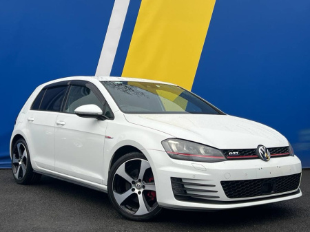 2015 Volkswagen Golf GTI 2.0 TSI AUTO // TARTAN SPORT INTERIOR // PARKING SENSORS FRONT & REAR