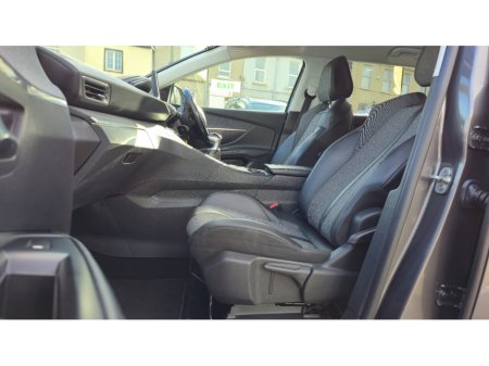 2018 Peugeot 5008 ALLURE 1.2 130 4DR €19,950