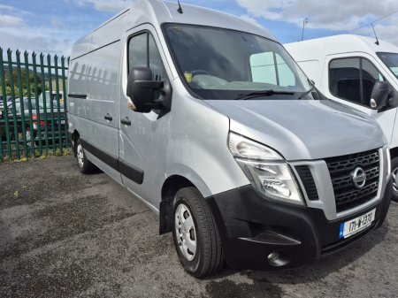 2017 Nissan NV400
