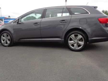 2015 Toyota Avensis 2.0d-4d Aura Estate €13,900