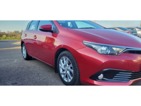 2016 Toyota Auris 1.4 D-4D (90) 5Dr Luna €8,500