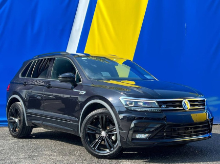 2020 Volkswagen Tiguan R-LINE BLACK EDITION 4MOTION 2.0 TDI AUTO // HEATED FRONT & BACK SEATS // HEADS-UP DISPLAY // 360 SURROUND CAMERAS & PARKING SENSORS