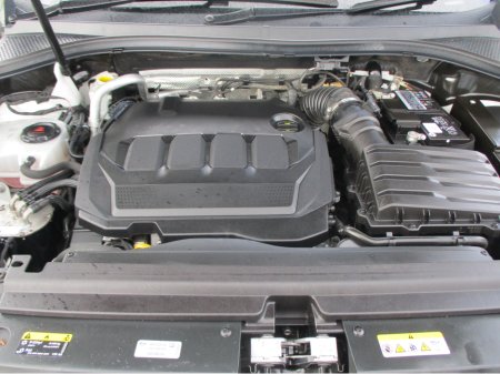2022 Volkswagen Tiguan R-LINE 2.0 TDI MANUAL 6SPEED FWD 150HP 5DR €34,950