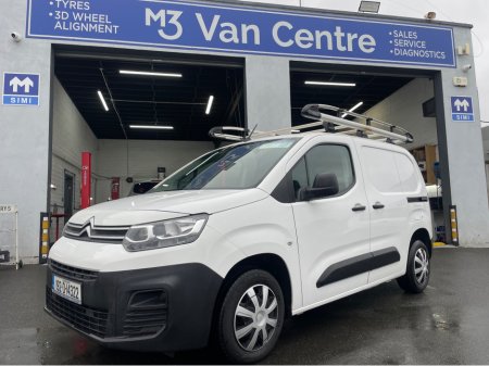 2019 Citroen Berlingo 2019 Citroen Berlingo LX 220v Built in socket!!! €9,950