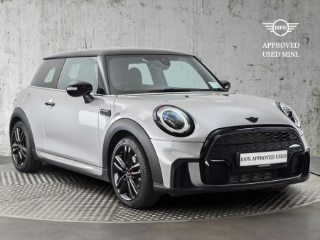 2023 MINI Hatch 3-Door Cooper Sport €32,900