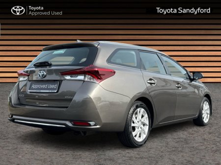 2018 Toyota Auris 1.8 HYBRID LUNA TOURING SPORT/ESTATE // AIR CON // REAR CAMERA // BLUETOOTH // TOUCHSCREEN // FULL WARRANTY €18,945