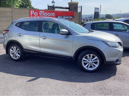 2016 Nissan Qashqai ** F.S.H * CAMERA €13,950