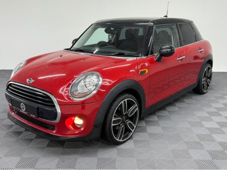 2017 MINI Cooper Black Edition 1.5P €15,950