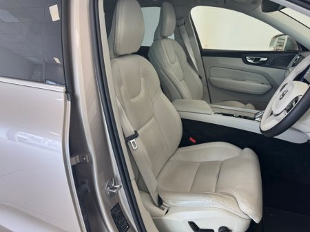 2023 Volvo XC60 T8 Recharge PHEV 455hp AT8 Ultimate Dark €58,950