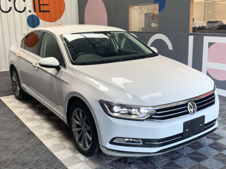 2017 Volkswagen Passat TSI High Line/49k KMS/Heated Leather Seats/Reverse Camera/Passat Automatic
